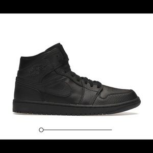 Men’s Jordan 1 Mid Triple Black size 8; barely worn